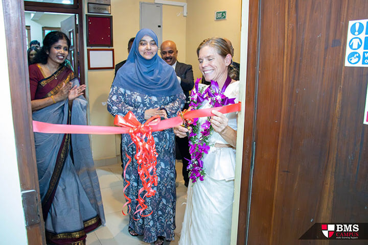 Dr. Katri Cornelissen Inaugurates New Science Lab at BMS Campus (3)