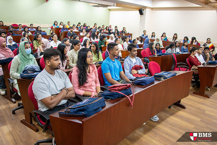 Future Scientists Inducted at BMS Colombo Graduate School (3)