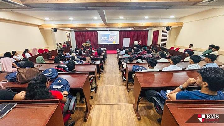 BTEC HND Business Batch 21 Induction Ceremony (3)