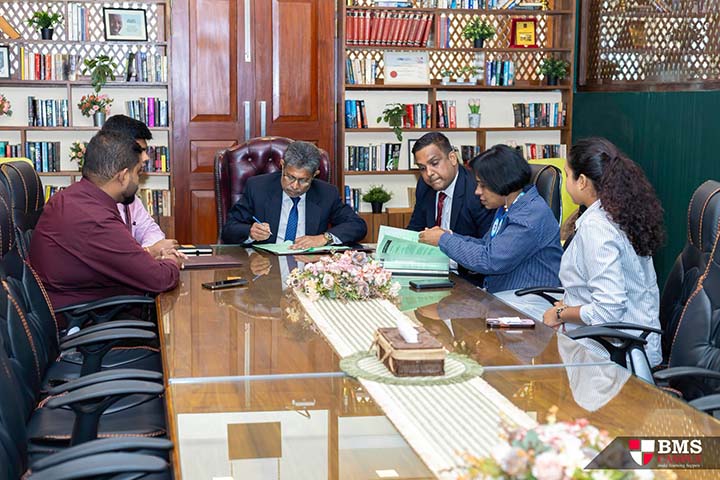 MOU Signing with Marketing Alumni Association, USJP (3)